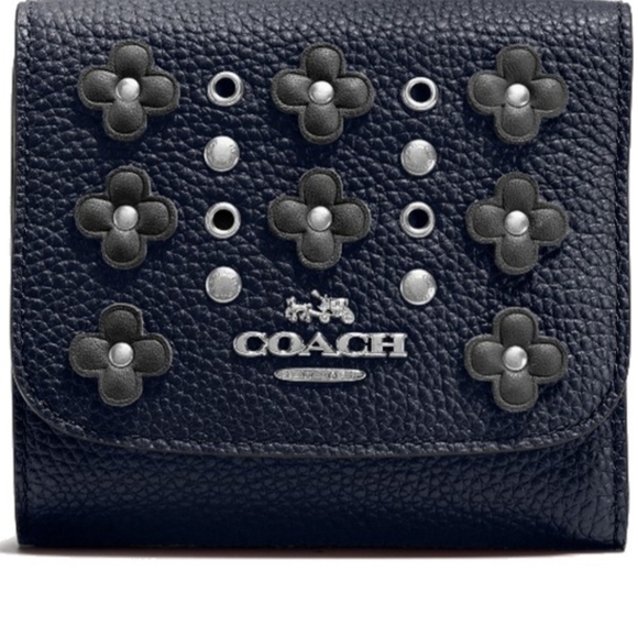 Coach - Picture 2 of 4